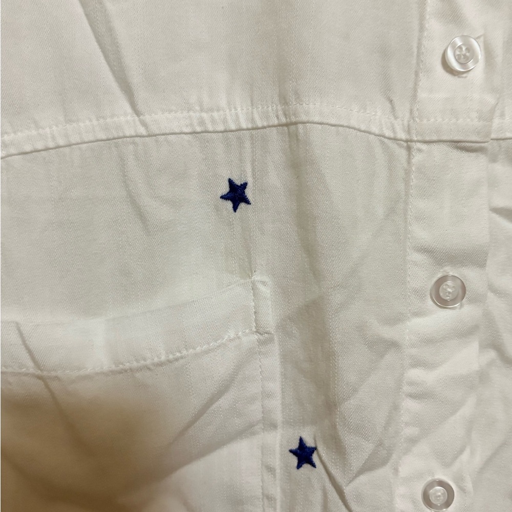 Billy T Elegant White Button-Down Shirt with Navy Star Accents - Picture 3 of 7